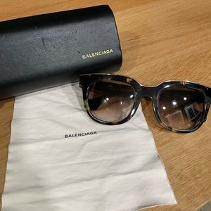 Balenciaga sunglasses with case and dust cloth